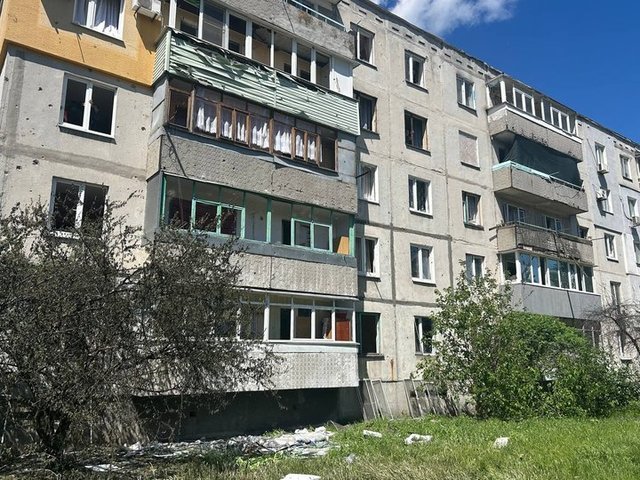 Будинок, який було пошкоджено внаслідок удару по Павлограду у ніч проти 28 травня 2026 року. Суспільне Дніпро Будинок, який було пошкоджено внаслідок удару по Павлограду у ніч проти 28 травня 2026 року. Суспільне Дніпро