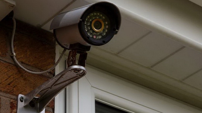 В Каменском мужчина украл камеру «Информационных Систем» и продал ее на рынке за 300 гривен