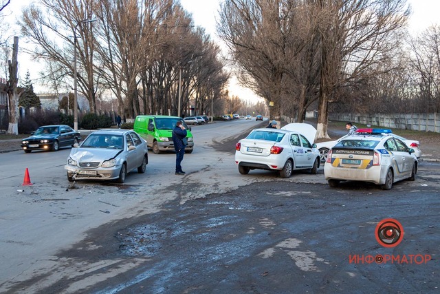      Renault   Uber  Geely:  