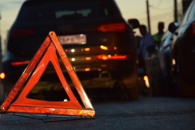 В Каменском на Юбилейном проспекте женщина попала под колеса автомобиля