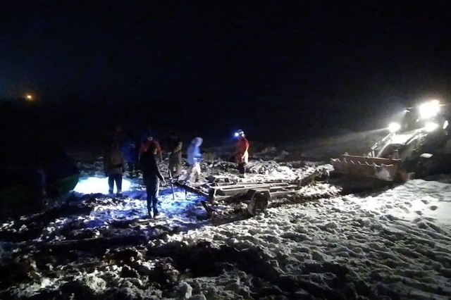 На Решетилівській трасі вилетів в кювет автомобіль з причепом, на якому перебувала човен