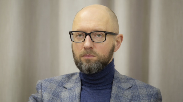 Арсеній Яценюк про вирішення владою тарифного питання: Вони пропонують відмінити силу земного тяжіння