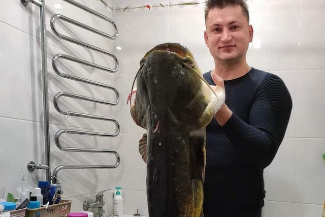 Днепровский рыбак 10 минут боролся с большим сомом