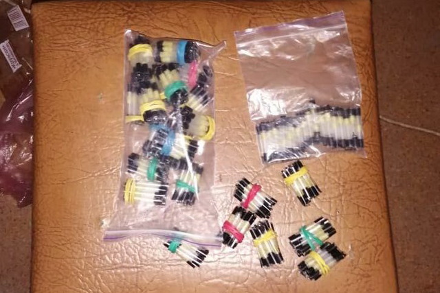 На Дніпропетровщині підлітки зберігали 250 трубочок з амфетаміном