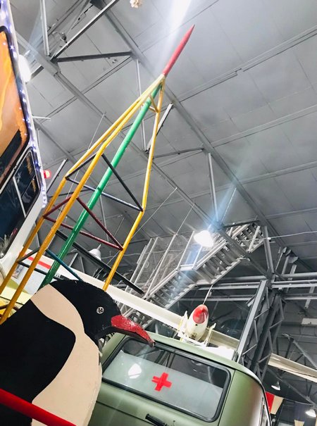 В музее «Машины времени» появились пингвин и ракета