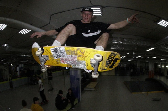 Победитель Богдан Порада. Фото: Аня Гаст В Днепре прошли соревнования по скейтбордингу