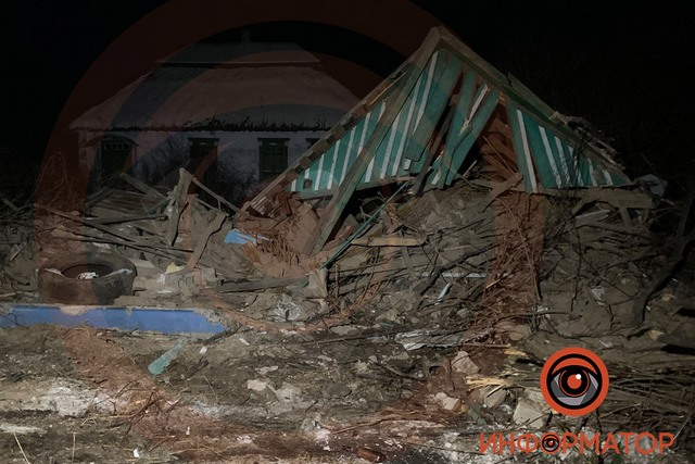 В Днепропетровской области фура вылетела с трассы и снесла дом