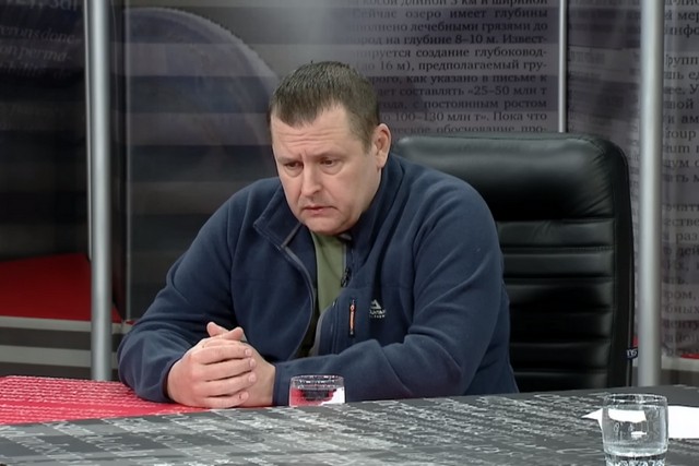    :  Գ ,   