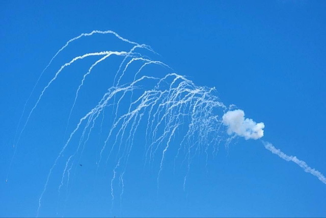 Враг атаковал Днепр беспилотниками: возник пожар