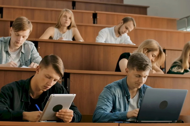 Проверки в вузах: студентов начали массово отчислять за прогулы на фоне мобилизации