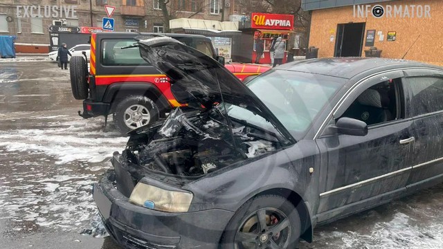 В Днепре на улице Независимости напротив ТРЦ Appolo пылала Skoda