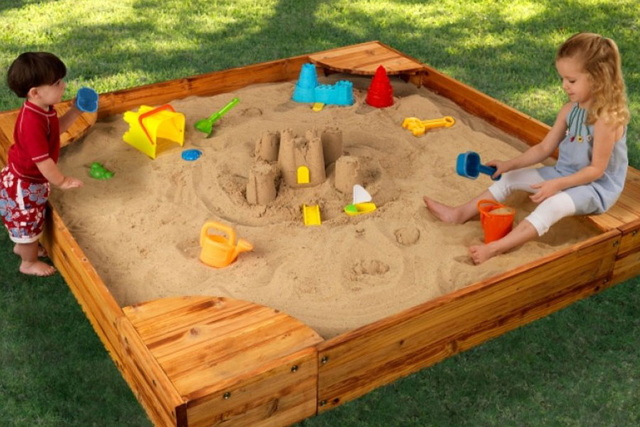 В Днепре за 3 миллиона обновят детские песочницы