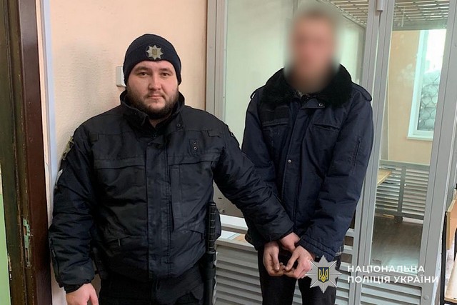 Убил отчима топором: полицейские задержали жителя Днепропетровщины
