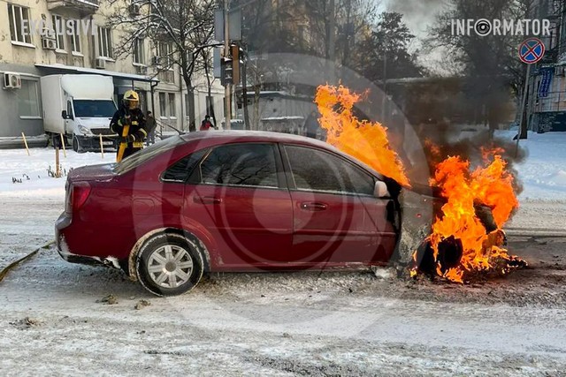 На Мануйловском проспекте в Днепре горел Chevrolet