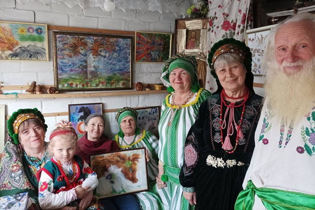 Известная мастерица возрождает традиции редких старинных женских украшений