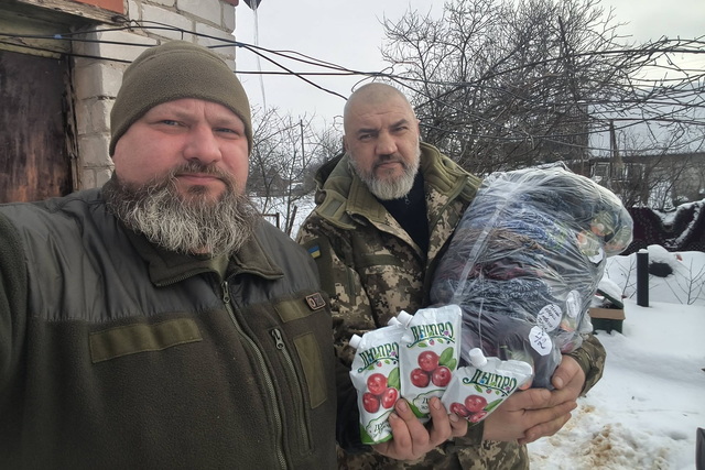 Как вязальный батальон Днепра согревает наших воинов