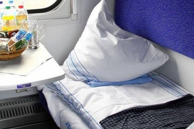 Кто на какие места имеет право: «Укрзалізниця» разъяснила правила пользования верхними и нижними полками