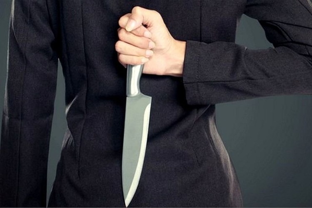 В Каменском женщина зарезала своего знакомого