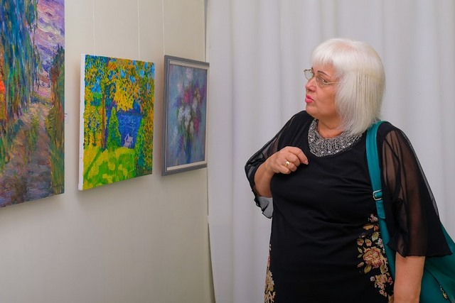 Мешканців Дніпропетровщини запрошують на виставку картин та творчий майстер-клас