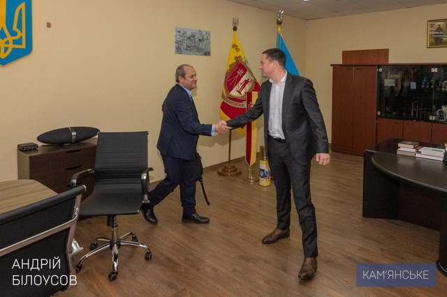 В Каменском модернизируют систему внешнего освещения и реконструируют здания бюджетной сферы