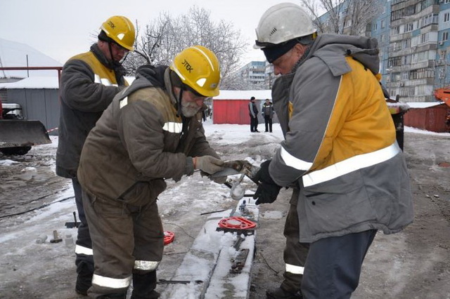 Аварийные бригады Каменского РЭС третьи сутки работают над восстановлением электричества