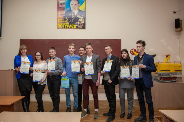 Учні Кам`янського-переможці обласного конкурсу-захисту МАН