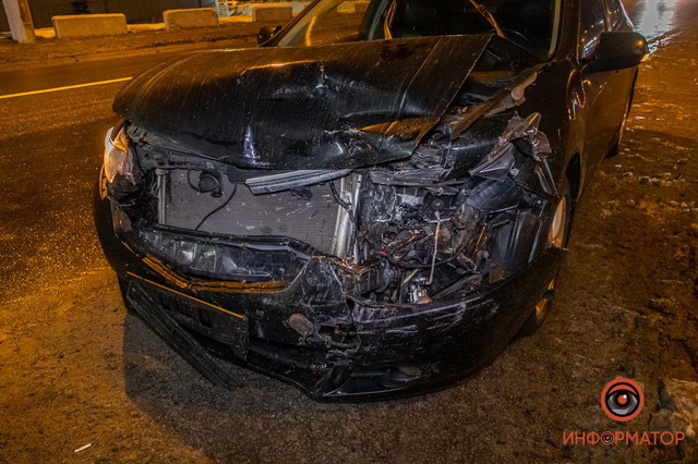 На Центральном мосту в Днепре столкнулись два автомобиля Honda