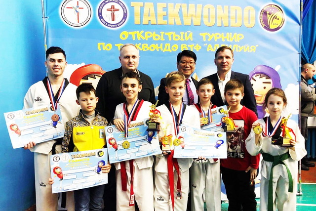 Каменские тхеквондисты получили 45 медалей на турнире «Hallelujah Cup»