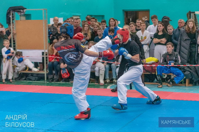 В Каменском прошли областные соревнования по казацкому двобою