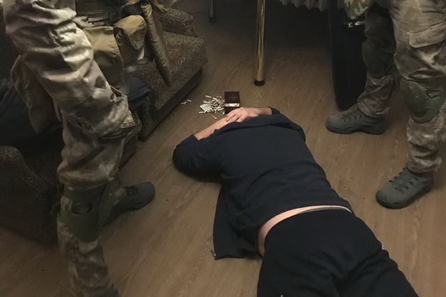 В Днепре полиция пресекла подпольную продажу прекурсорсодержащих препаратов, из которых можно изготавливать метамфетамин