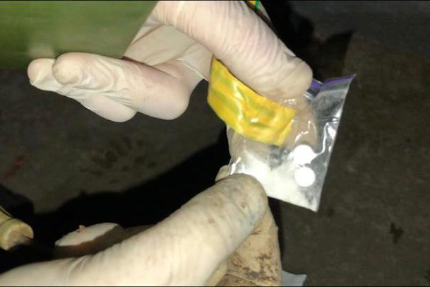 На Тополе-2 задержали двух закладчикив наркотиков