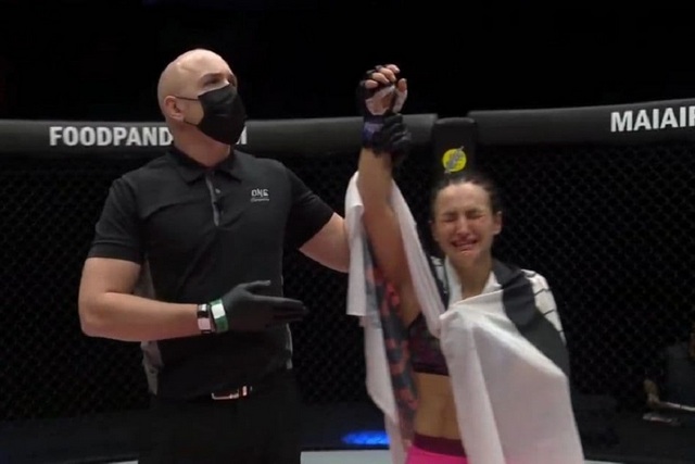 Спортсменка из Днепра Рассохина победила в турнире ONE:UNBREAKABLE ІІІ в Сингапуре