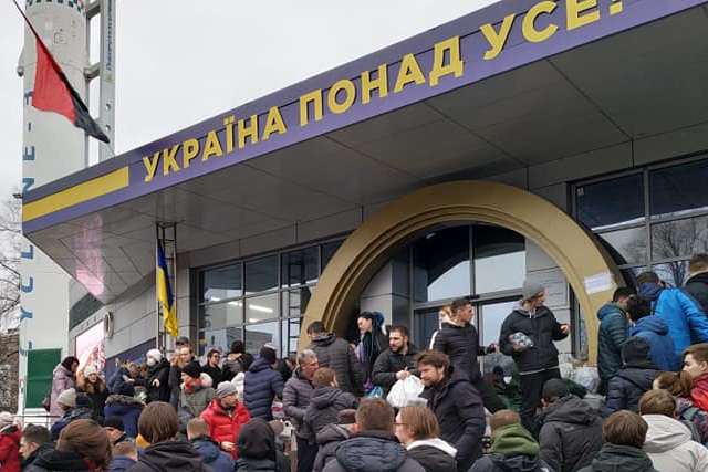 Что нужно сегодня военным и беженцам?