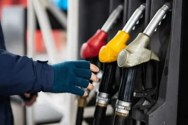 Україна стикається з дефіцитом арктичного дизелю через негоду в Польщі: що робити водіям