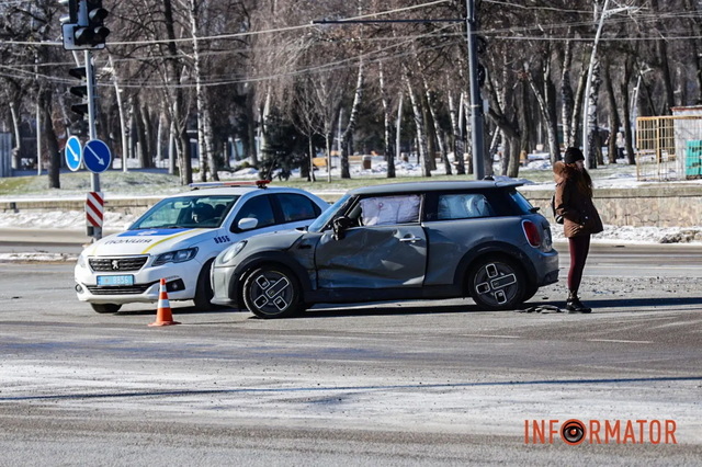 � ����� �� ������� ������������� ��������� Mini Cooper �� Tesla: ��� ������� ����������� (�'������� ���� �������)