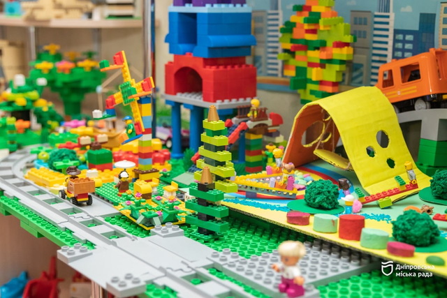 Изучают архитектурные чудеса света: как в Днепре в детских садах проходят занятия по LEGO