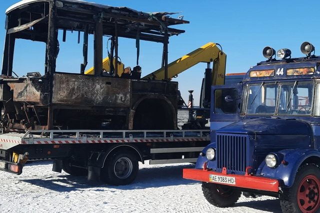 Музей «Машины времени» провел выставку-автопробег искалеченных врагом автомобилей
