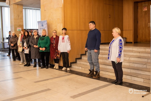 Понад 4,5 тисячі світлин: у Дніпрі відкрили фотовиставку про українських військовополонених