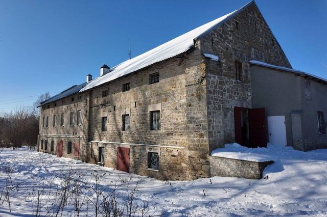 Дніпровська родина викупила старовинний млин – що хочуть зробити?