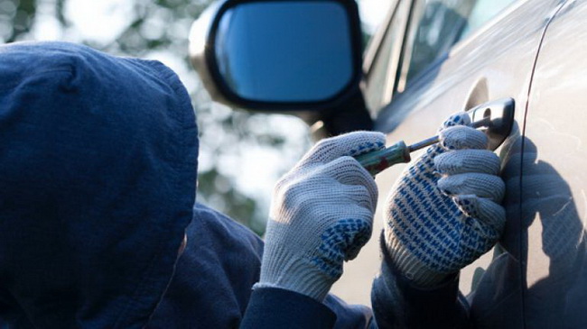 В Каменском разыскивают угнанные автомобили