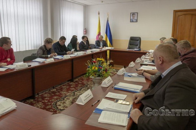 В Каменском утвердили планы территорий под амбулаторию, технопарк и магазины