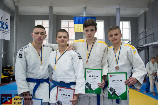 Каменчане завоевали две медали на чемпионате области по дзюдо среди юниоров