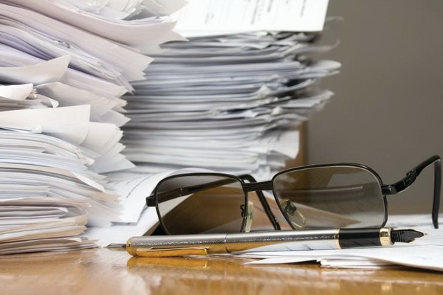 Чиновников Каменского обяжут адекватно общаться с людьми