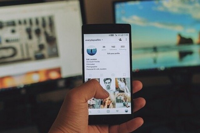 Украинцы «подсели» на оплату покупок через смартфон