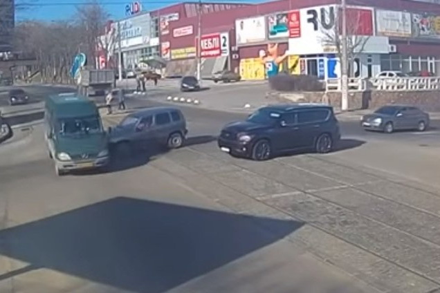 � ��������� �� �������� ����������� Chevrolet � Mercedes