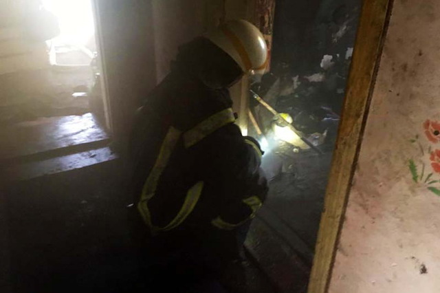 В Каменском во время ликвидации пожара пожарные обнаружили тело погибшего мужчины