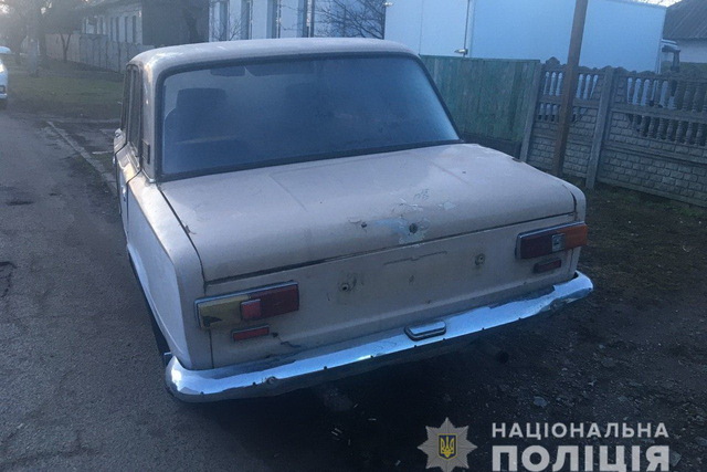 В Каменском полицейские задержали парней, угнавших автомобиль