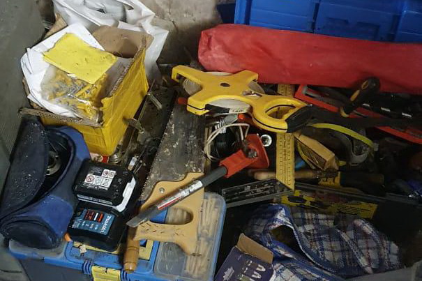 У Дніпрі за скоєння ряду крадіжок з недобудованих будинків співробітники карного розшуку затримали групу крадіїв