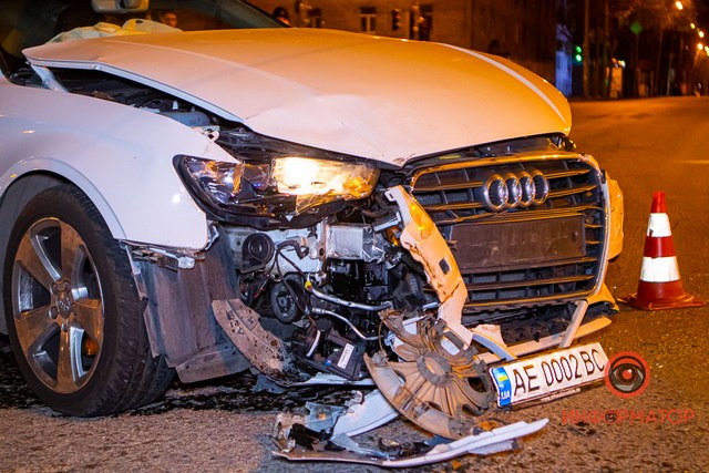      Audi  Peugeot:   ( )