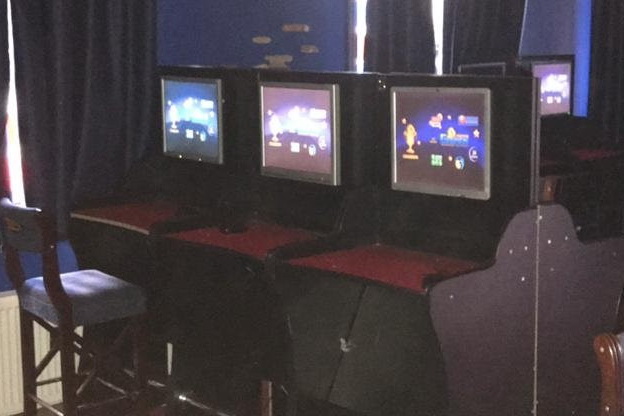 На левобережье Каменского разоблачили подпольный игорный зал